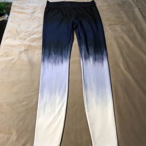 Gap Fit ombré navy leggings Size M